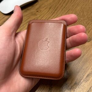 iPhone Apple wallet with MagSafe - leather brown